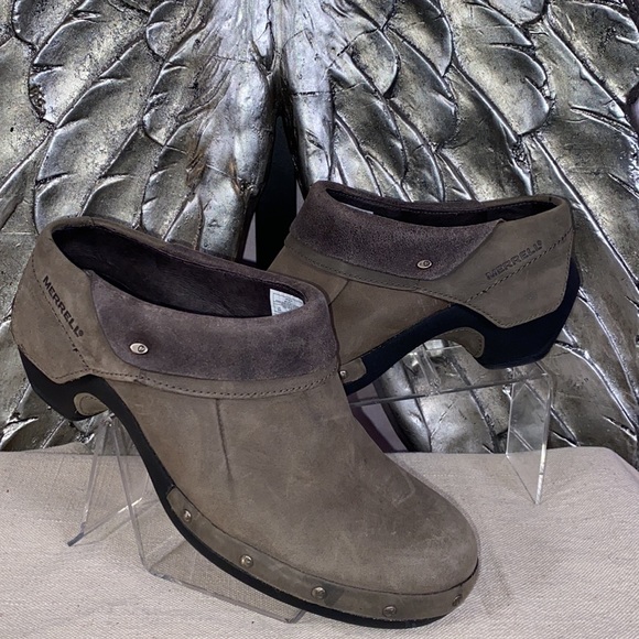 Merrell Shoes - Merrell Drizzle leather clogs Size 8.5 💖